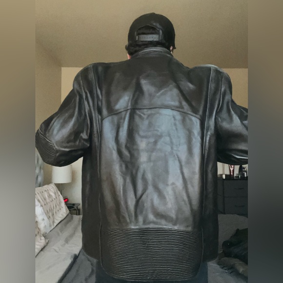 Wilson’s leather jacket - Picture 6 of 12
